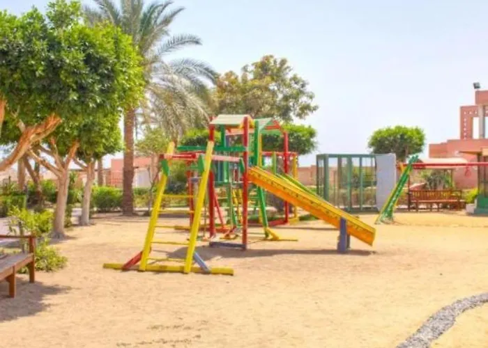 Palmera Families Only